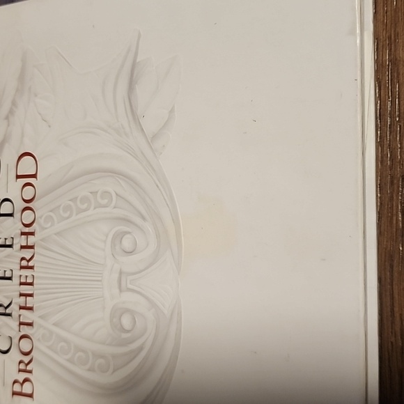Assassin's Creed: Brotherhood Official Game Guide Collector's Edition HC - Picture 4 of 6